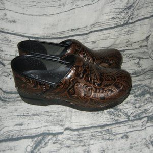 Dansko Women’s Professional Tooled Leather Clogs  39  8.5